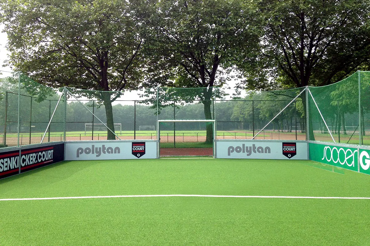 Straßenkicker-Court der Lukas-Podolski-Stiftung in Köln: Soccer Court SoccerGround Advanced