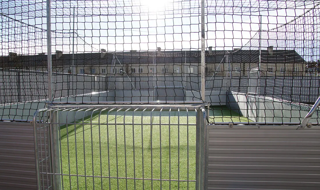 Dachspielfeld Monte Balan Montessori Schule