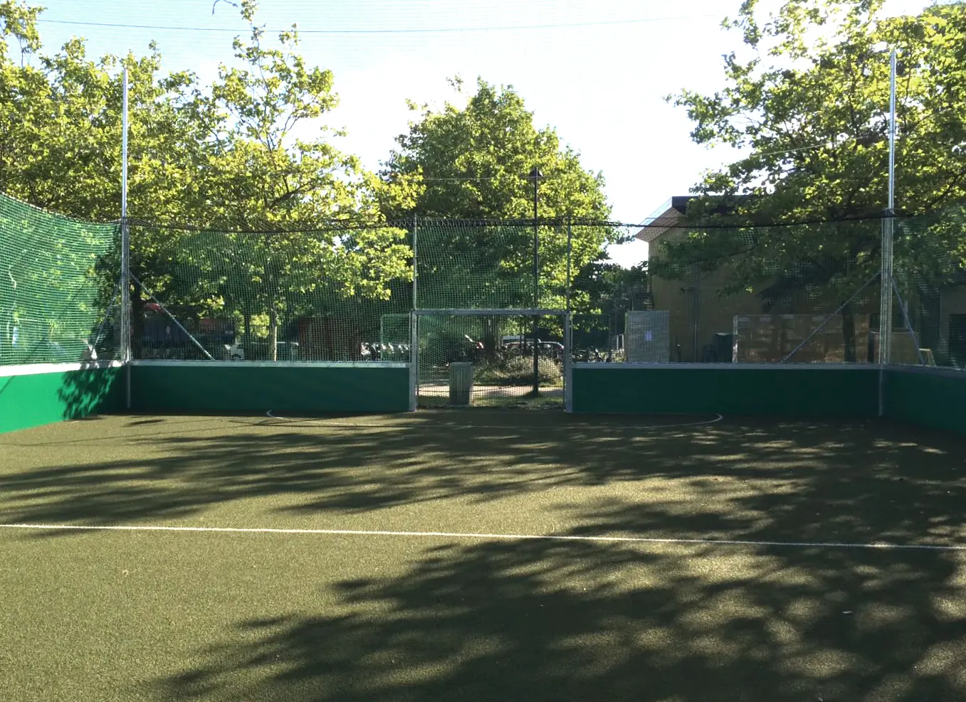 Kollegabold in Roskilde: Pitch at Roskilde Tekniske Skole