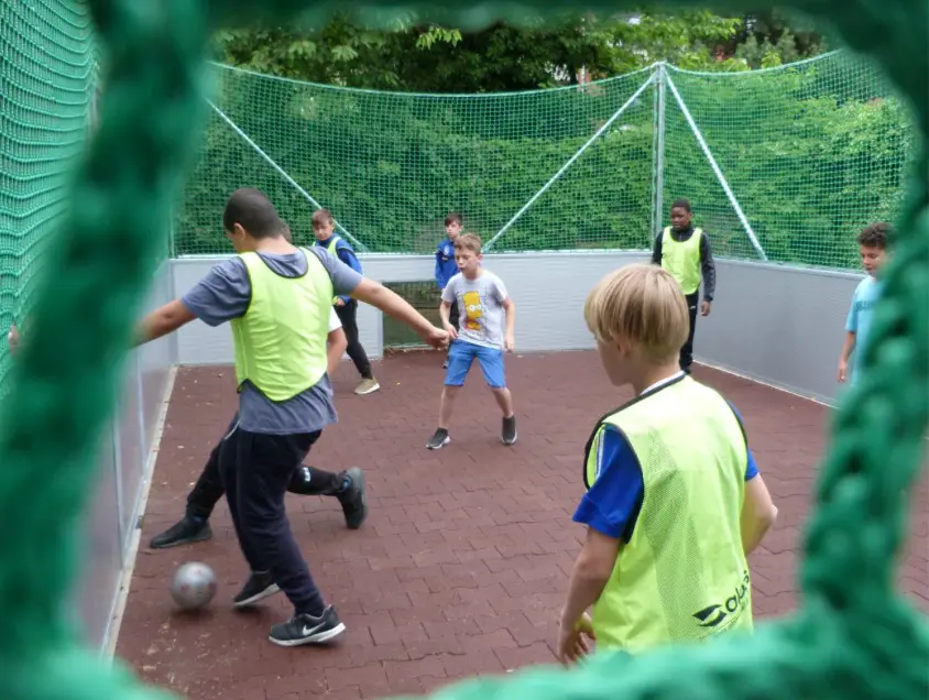 Kleinspielfeld für die Kita von LivingRoom in Duisburg: Soccer Court SoccerGround Classic