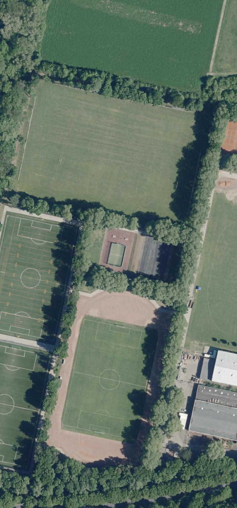 Luftbild: Straßenkicker-Court der Lukas-Podolski-Stiftung in Köln